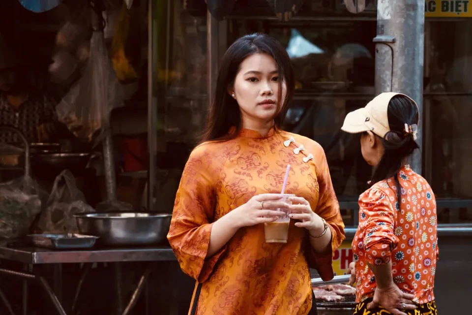 Bàn ăn tại Nguyễn Tấn Ly